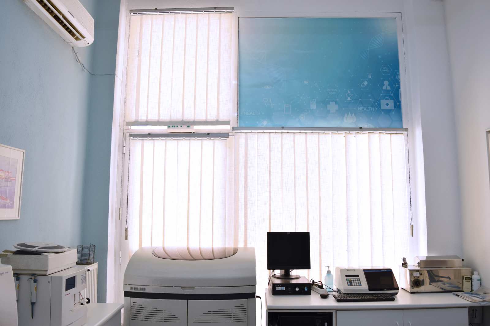 μικροβιολογικό ιατρείο εσωτερικός χώρος